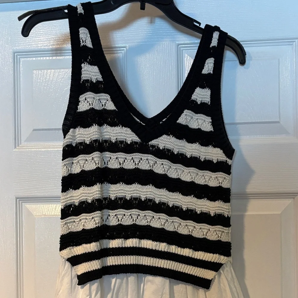 Elan Black and White Knit Top - Picture 3 of 6